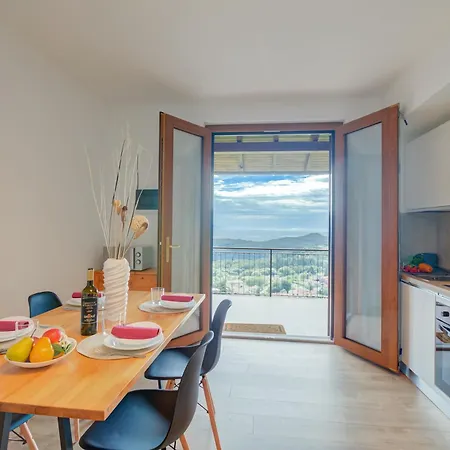 Il Vecchio Faggio: Maggiore View Terrace - Happy * Gignese