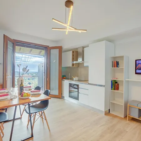 Apartment Il Vecchio Faggio: Maggiore View Terrace - Happy Gignese