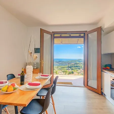 Il Vecchio Faggio: Maggiore View Terrace - Happy * Gignese