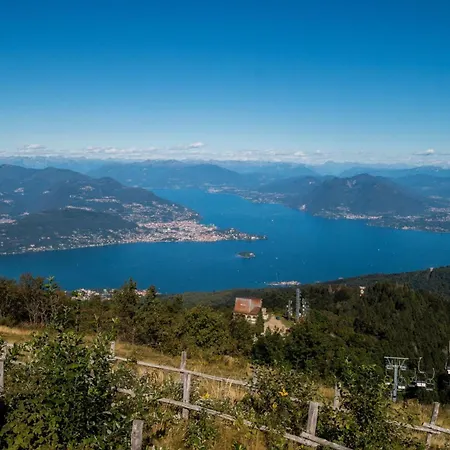Il Vecchio Faggio: Maggiore View Terrace - Happy Apartment Gignese